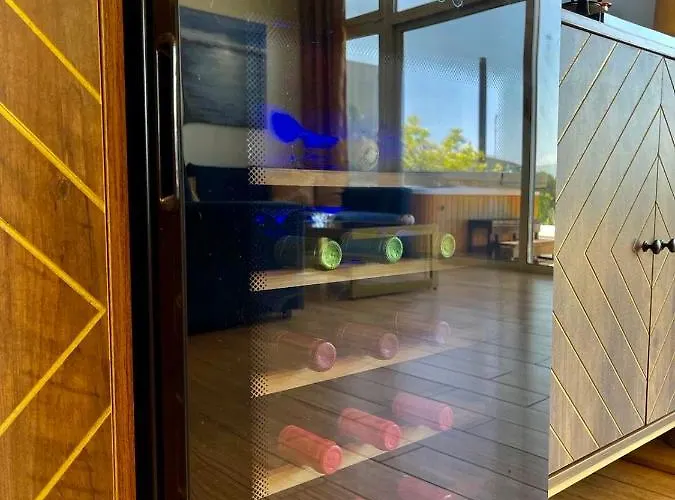 Flyviewflatsgold Privatehottub With Seaview Apartament