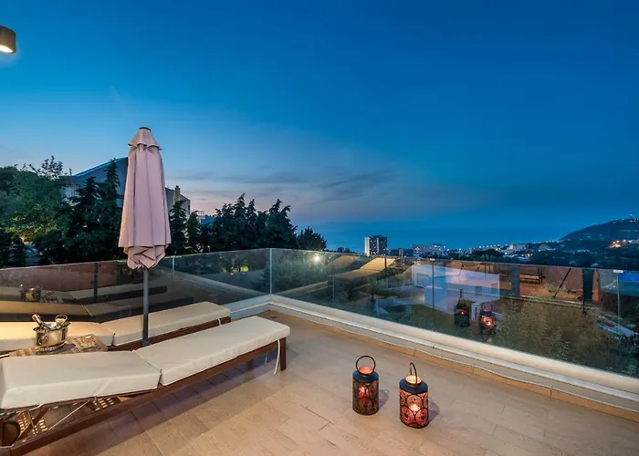 Flyviewflatsgold Privatehottub With Seaview *